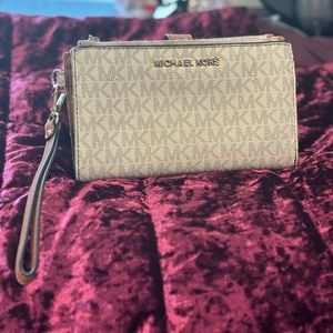Michael Kors wristlet wallet
